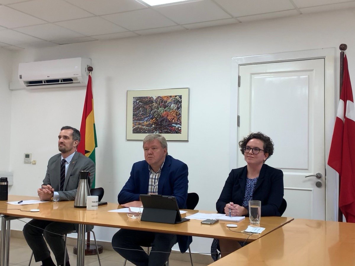 🇬🇭 today signed an MOU with Danish satellite provider, Strenula, for VHF Data Exchange System satellite technology. It'll enable accurate maritime navigational warnings to be sent to seafarers, enhancing safety in our waters. DG of GMA, Mr. Thomas Alonsi signed for the Authority