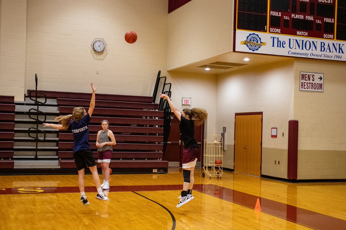 cramerbball's tweet image. Two Day Camp with @KalidaAD Girls Hoops and @CoachHuber2 
also a fellow @CoachsEdge1 member‼️
Finish Stronger
Shoot Better