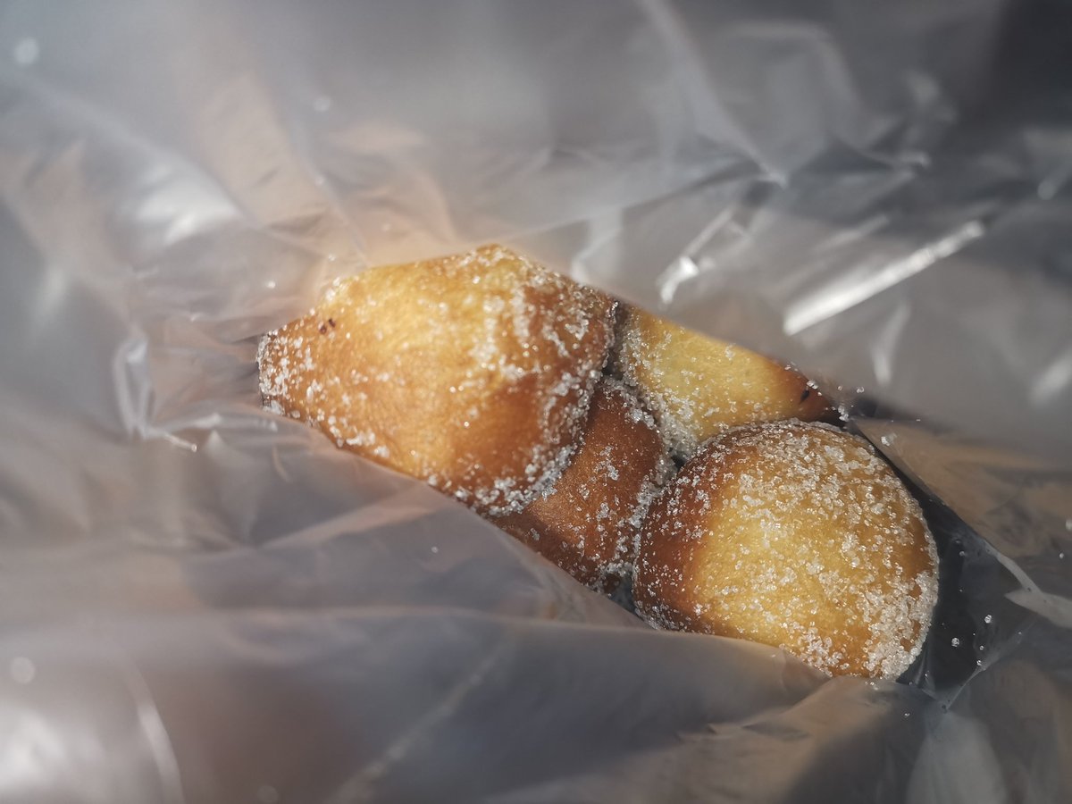 OllaHoy's tweet photo. En el día de hoy continuamos con el Merendero entregando una rica merienda.

Hoy nos tocó dar una rica cocoa calentita, junto a unas esqui citas bolas de fraile 😋🥛🥨 https://t.co/mzhME1ZOfY