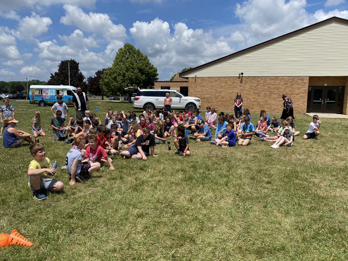 Mrs. Sproul's Class tweet media