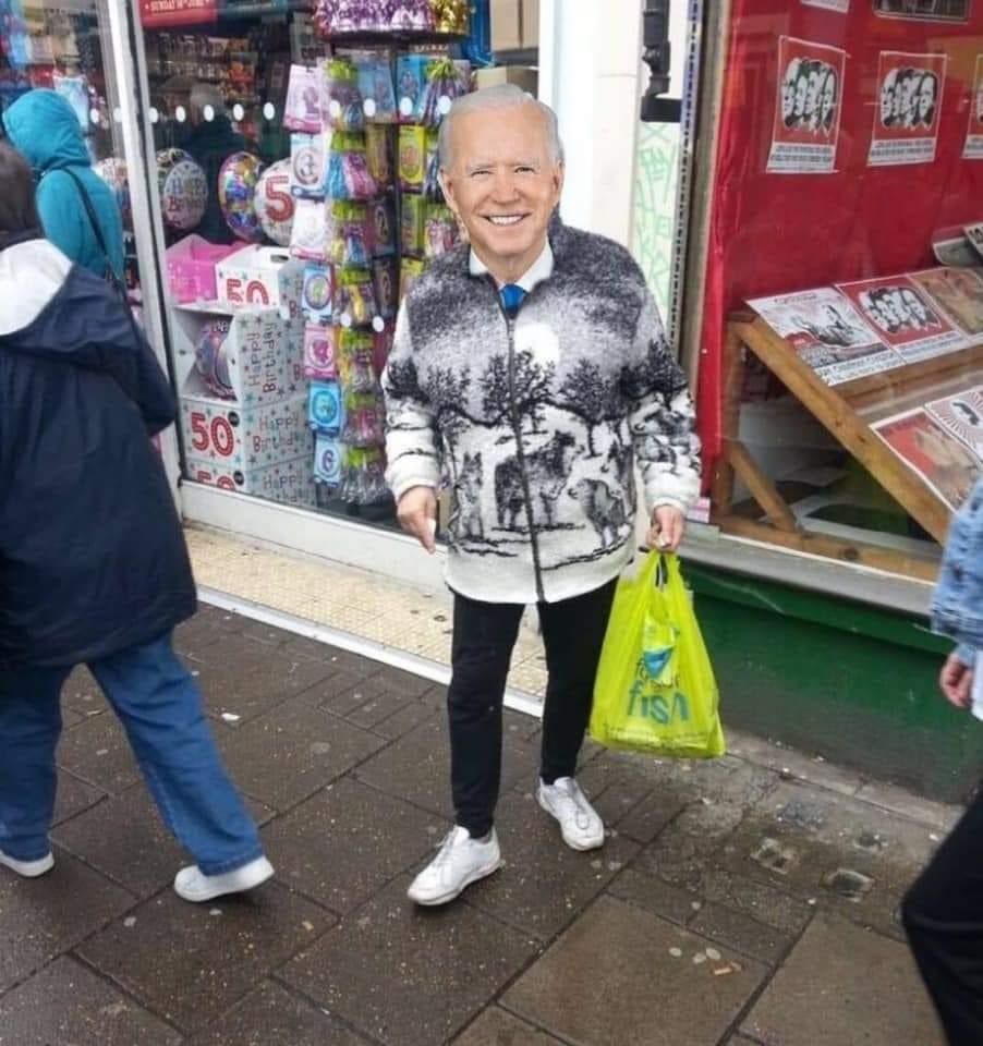 cornwall_g7's tweet photo. Spotted in Camborne #G7 https://t.co/VR1OEy4TKb