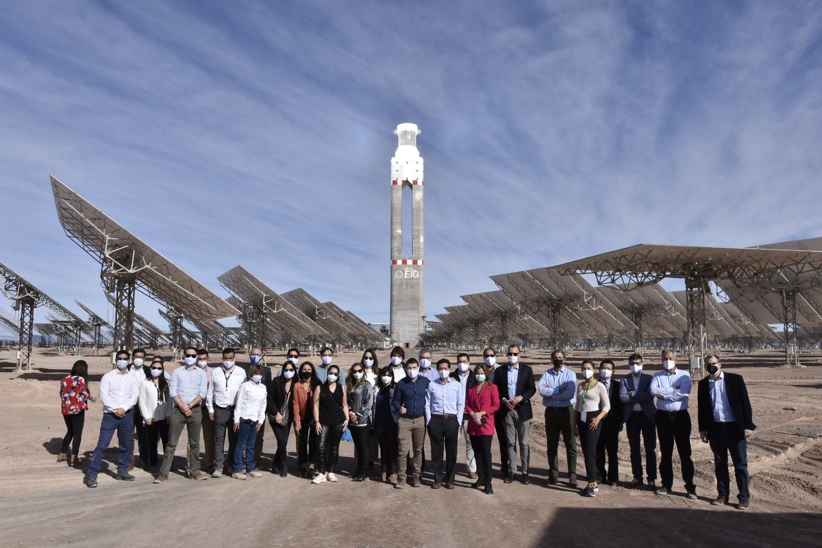 UEenChile's tweet photo. Al 2025, @CerroDominador contribuirá a un 20% de la producción eléctrica de Chile con #EnergíasLimpias.
Conoce más detalles 👉https://t.co/MKTGWoUmjX
#Elpoderdelsol #EnergíasLimpias #RevoluciónSolar
#CSP https://t.co/fUzFHD4rw9