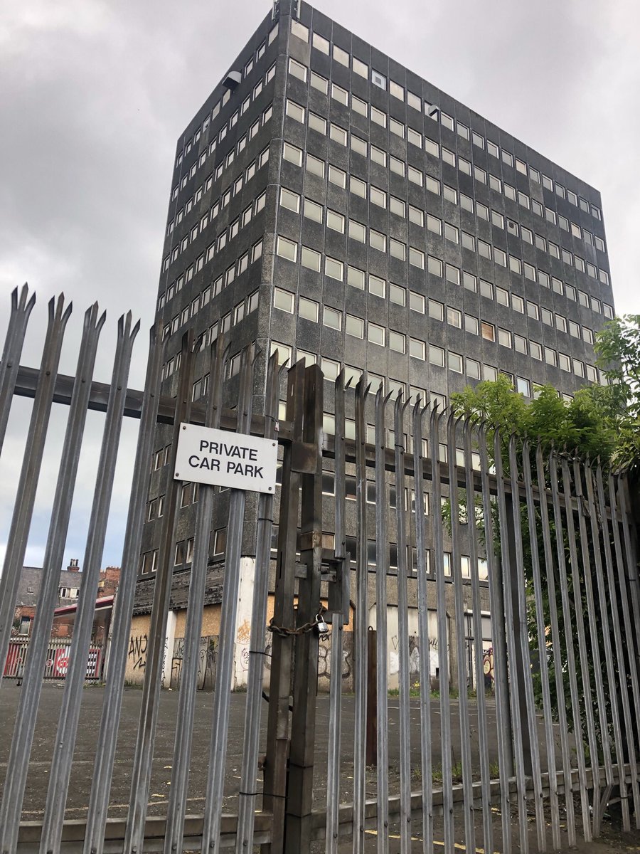 Visit_Belfast's tweet photo. @JulieACorr @Starling3232 We would have to disagree , its a beautiful spot which is a must see when visiting Belfast. So many cars make their way down this car sewer everyday and everybody loves cars so I don’t see what the problem is. Yeah it’s a little run down but nothing a lick of paint won’t fix. https://t.co/TTcCjxPO5y