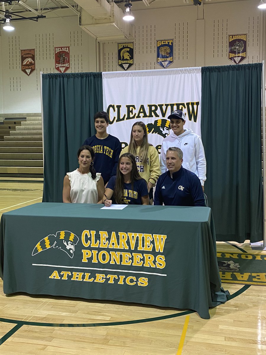ViewGirlsTrack's tweet image. CONGRATS, Katherine!  Katherine will be running X-country and track at Georgia Tech next year! 💚💛