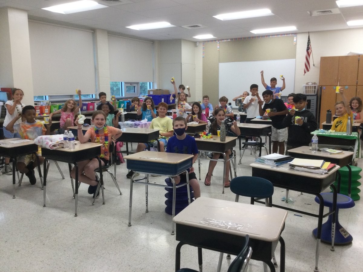 Happy beach day! Thanks <a href="/EGEroadrunner/">Dennis Brown</a> for the Kona Ice!