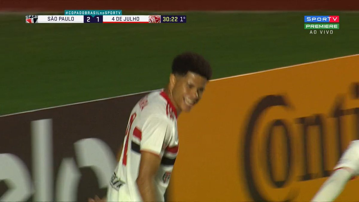 De cabeça Sara faz o terceiro