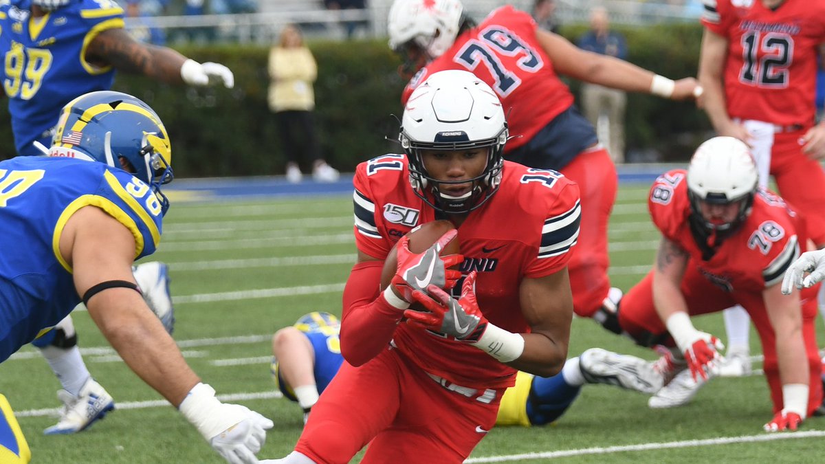 Thankful to have received an offer from University of Richmond !! 🕷 #gospiders <a href="/CoachJeffDurden/">CoachD</a> <a href="/LClelland/">Lance Clelland</a> @Rivalsfbcamps