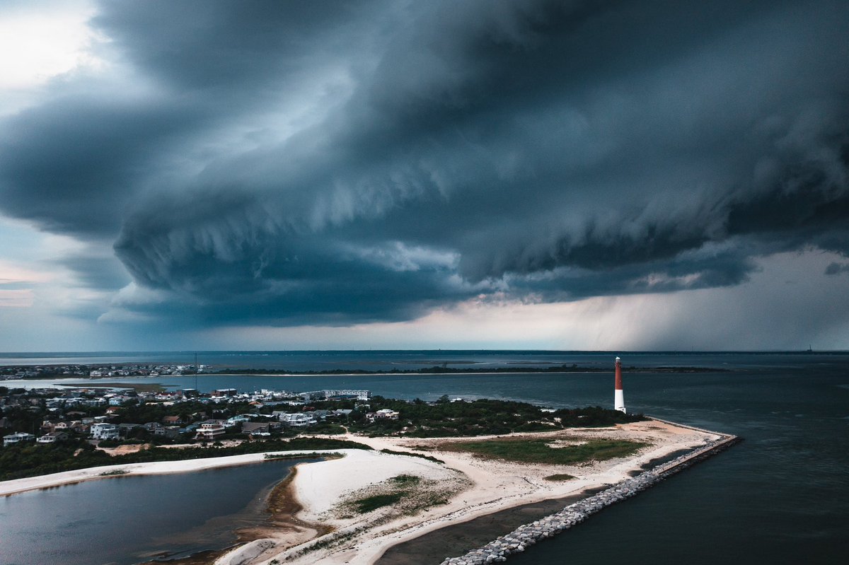 xketchh's tweet photo. That storm passing through from up high and down low 🔥 @NJGov https://t.co/vZEWJJwJv5