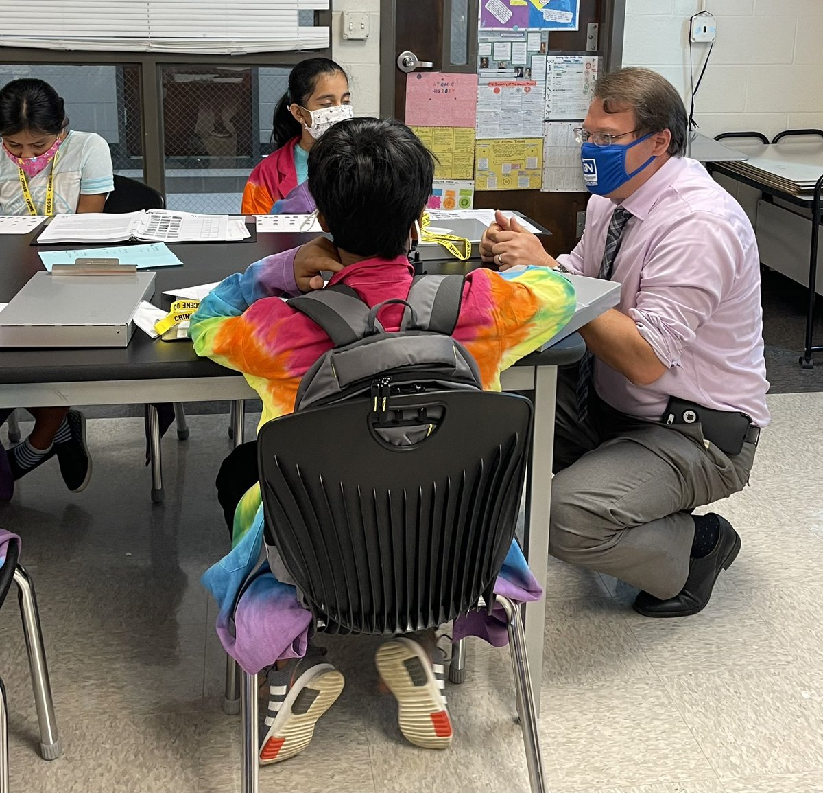 mnps_i3stem's tweet photo. Great to have @Davis_CTE chatting with our @metroschools kiddos about fingerprinting during our Forensics summer camp. https://t.co/T0M6tOhVd3