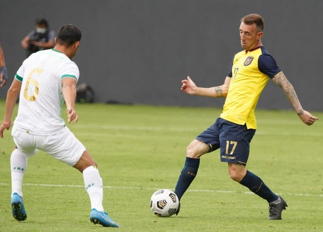 radiolacalle's tweet photo. 0 ECUADOR
1 PERÚ
72’ | Damián Díaz se vuelve el generador de juego principal en el combinado “tricolor”. Sin embargo, ninguno de los delanteros es capaz de interceptar los pases y los centros de la figura de Barcelona S.C.
#ECUvsPER
#EliminatoriasSudamericanas https://t.co/kXojhydni6