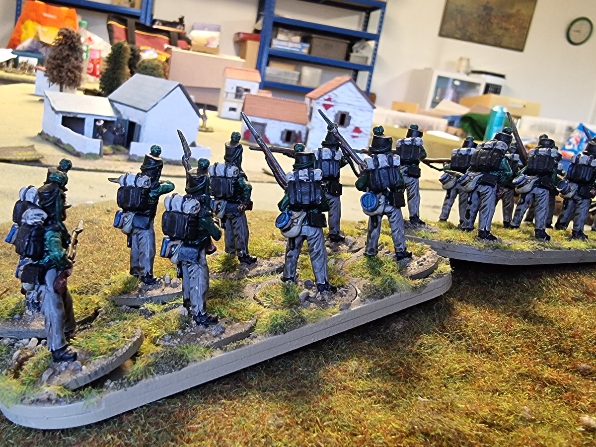 JoeMcginn15's tweet photo. Scenes from the Peninsular Eastern Theater this evening. Unfortunately the Germanic forces failed to rescue the British exploring officer from the dastardly clutches of Major Ducos. #sharppractice #toofatlardies #spreadthelard #brunswicker https://t.co/qmmWdvxo8W