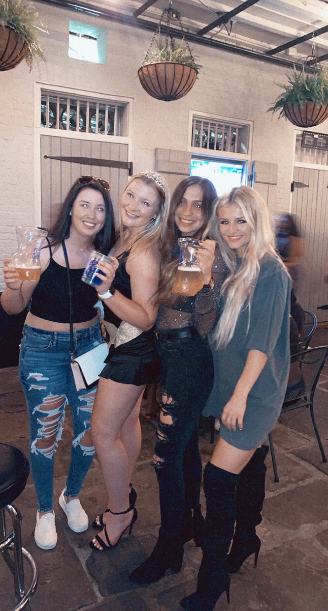 jadeguzman431's tweet photo. i love my ppl:’) https://t.co/6Yx4Tvw2cL