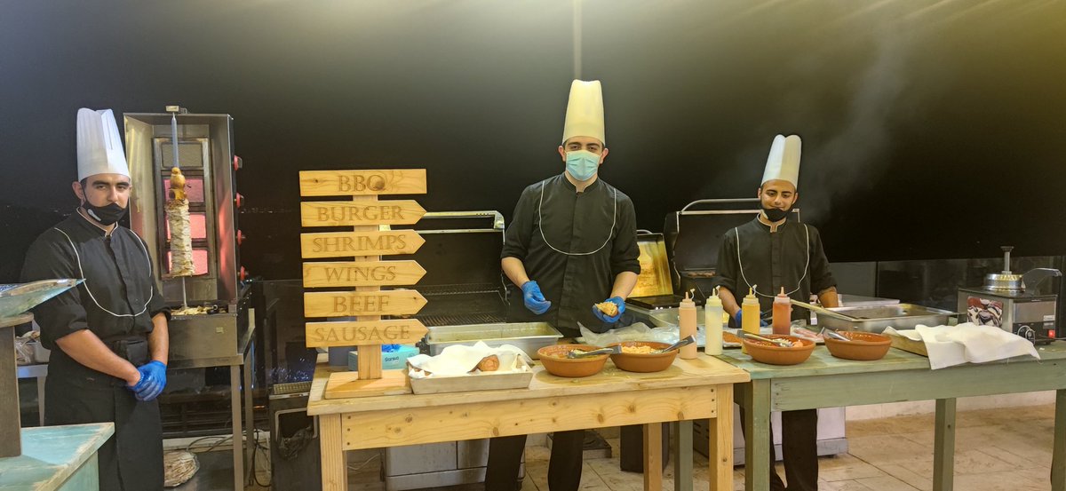 CafeTarboosh's tweet photo. Four live cooking stations presented by the best chefs in town.... Only at Tarboosh Café every Saturday night !!!!!!

All you can eat for 200,000 L.L. only !!

Follow us for promotions and offers. https://t.co/6nXXnHTvBE