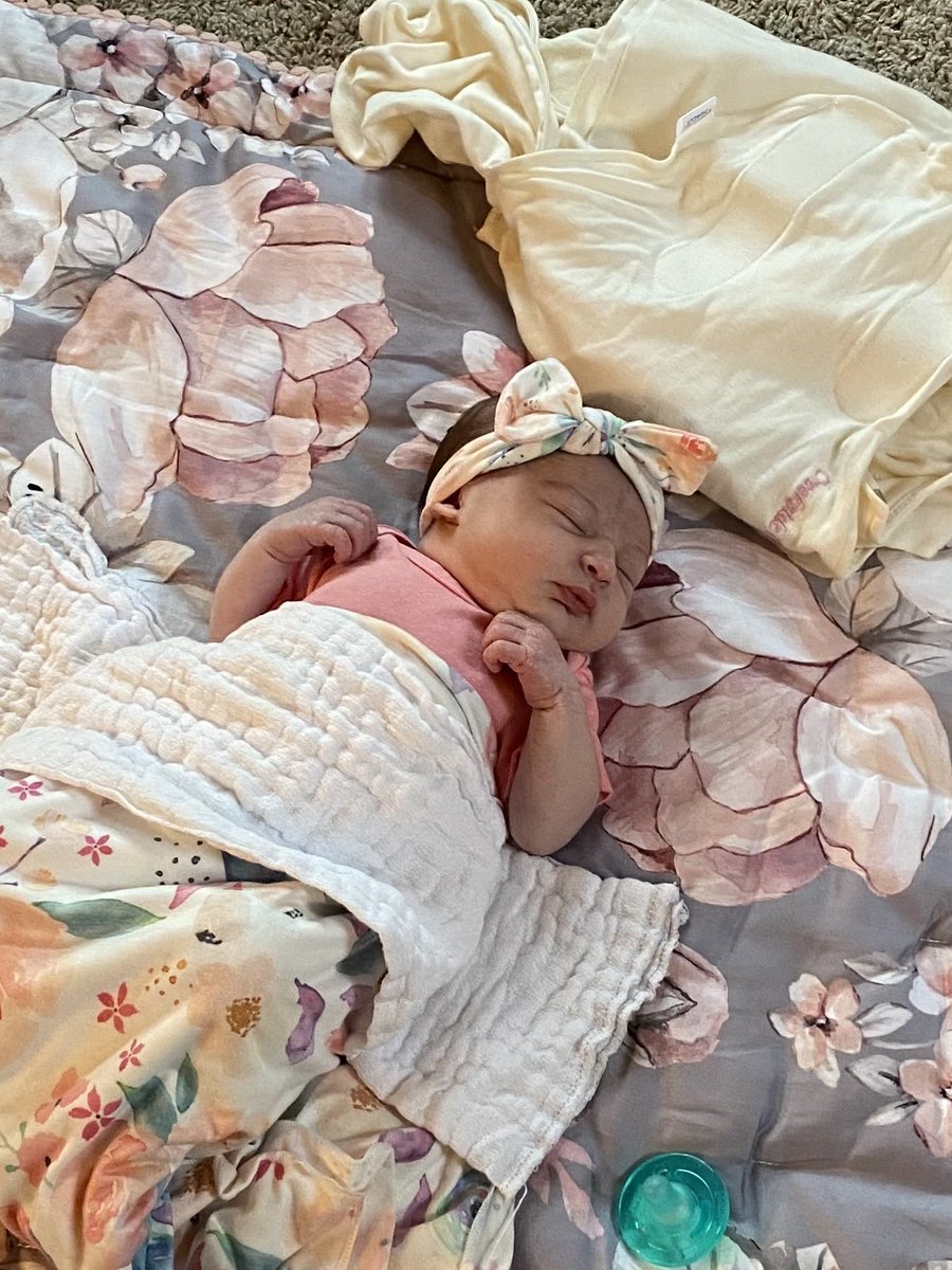 AyersJay's tweet photo. Absolutely love our little girls!!!!! https://t.co/1aHrZpz03C