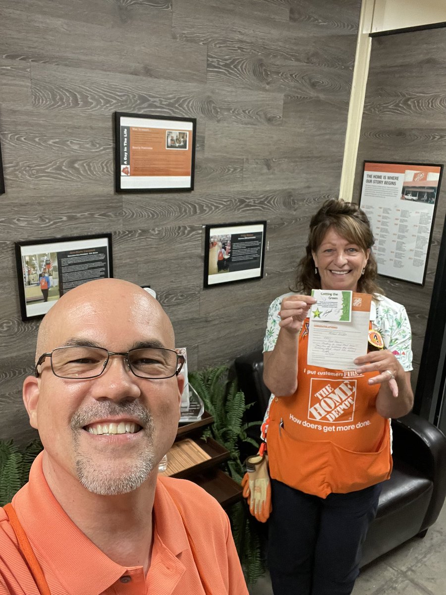 Congrats to Robin for providing great customer service. Her install lead became a sale! <a href="/TheMighty6951/">IvethTHD</a> @CathyAlmaguer <a href="/leighmartin44/">Leigh Martin</a> <a href="/sgaskinshd/">Stacey Gaskins</a>