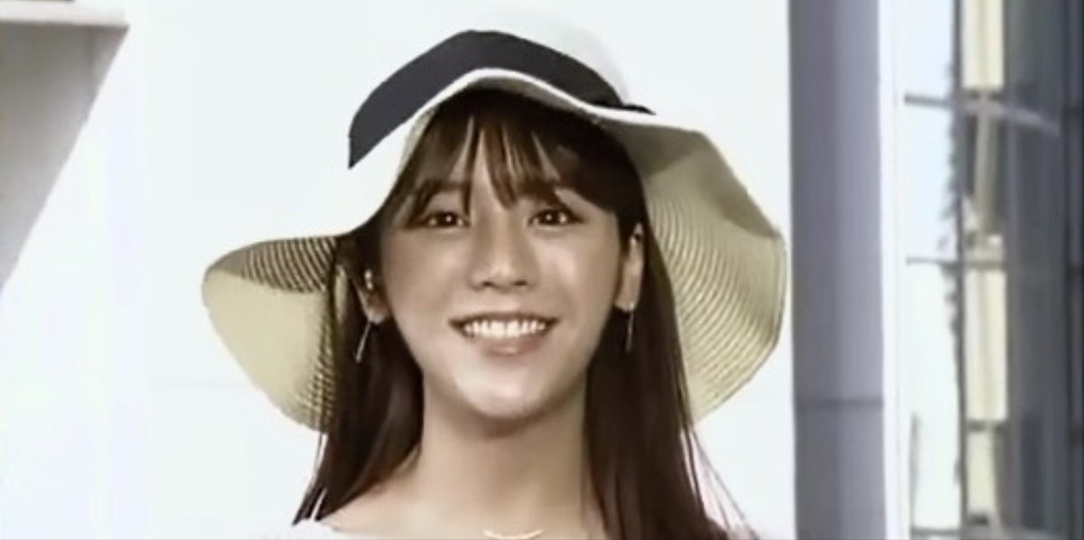 26歳のサムライ 明日香ちゃん 本日のバリコレは ストローハット ということで きょうは 矢口真里とストローハットの 風 をさがして 10年 フジテレビ系アニメ One Piece 第12期オープニングテーマ を歌いました 以上 貴島明日香の早起き