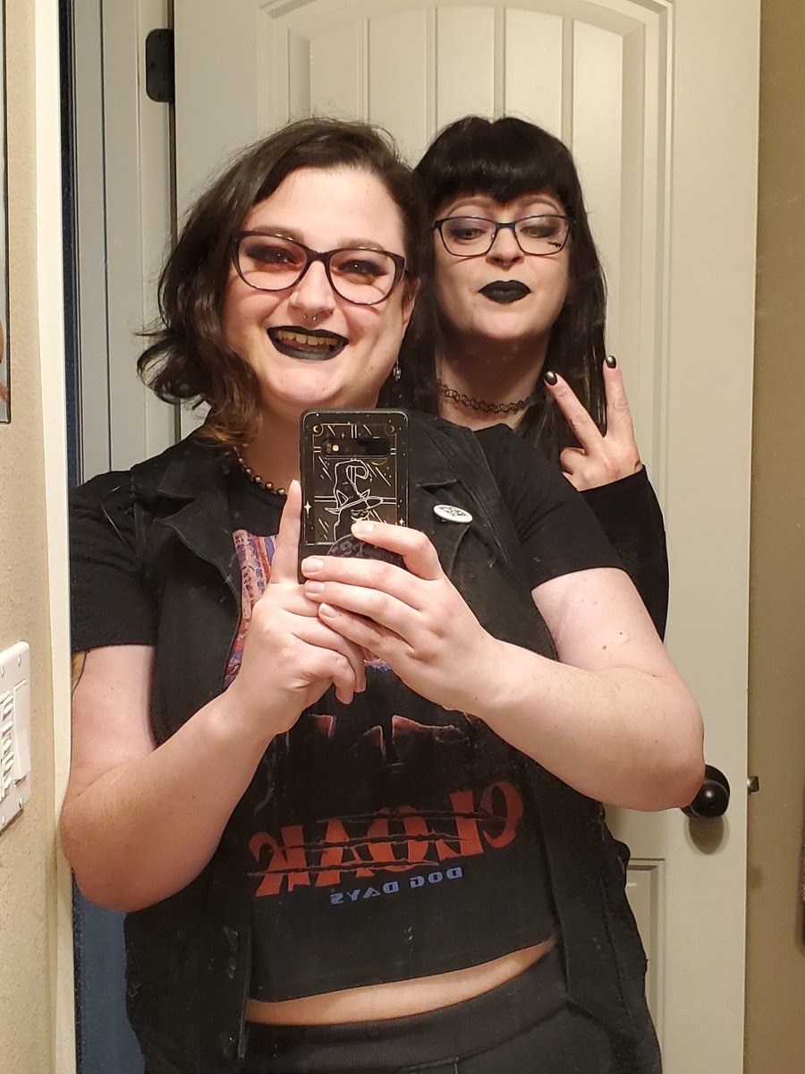 1strangekitchen's tweet photo. Happy #BestFriendDay from your two favorite goth goobers π
#strangekitchen #strangekitchenyoutube https://t.co/NlqiQAw1ii