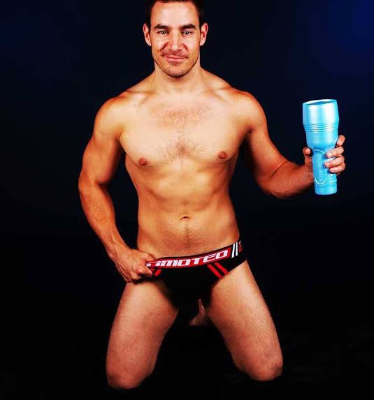 2 pic. #MidweekManCrush on the legendary #ChrisRockway and his campaign for @Fleshjack ??

#gay #gayporn
