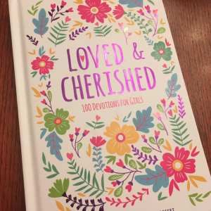 SarahLynneCR's tweet photo. Loved and Cherished: A wonderful devotional for girls ages 8 - 12. Learn more here: https://t.co/Ocnud1GxRz #devotional #tweengirls via @SarahGeringer https://t.co/6Tcfqnzoyj