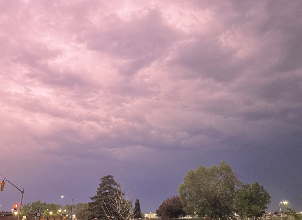 MacKayBlue's tweet photo. No filters - These pics were taken right as lightning exploded beautiful, coloured light through the clouds into the dark night #lightningisamazing #LightningStrikes #beautifulcolour https://t.co/KIG3nNiu1N