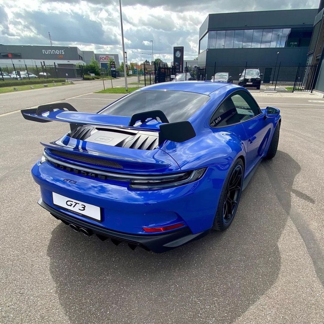 PorscheCIub's tweet image. World's first Paint-to-Sample Nogaro Blue Metallic 992 GT3