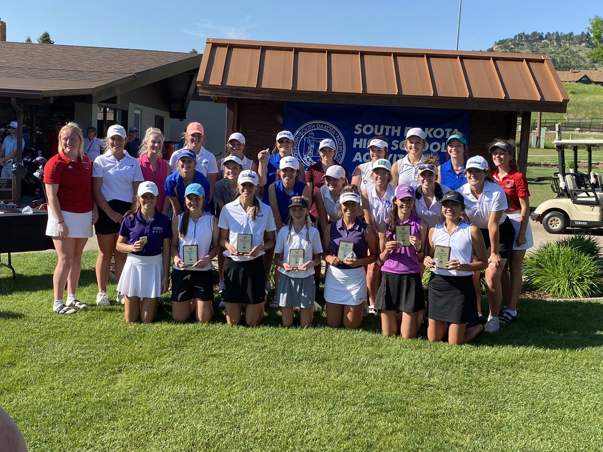 Congratulations, Keva Burshiem! Keva finished 5th place at this year’s 2021 State A Golf Meet! We are so incredibly proud of you and all your accomplishments this year!