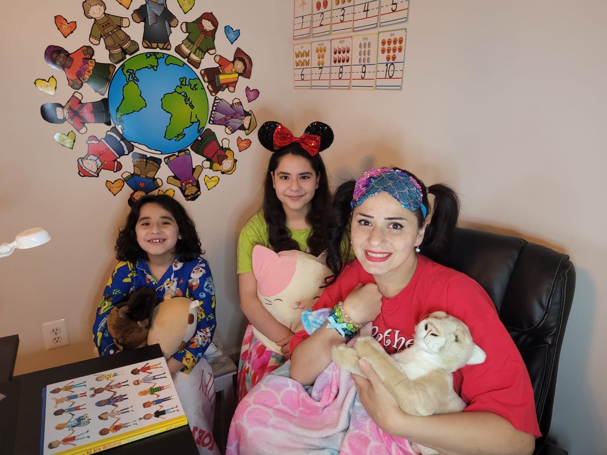 ChatilaELL's tweet photo. Angelina, Joey and the Pinebrook Puma joined me today to read a Tuck-In Tuesday book “All Are Welcome” for our PUMAS. Have a great night, sleep tight and keep dreaming. “If you can dream it, you can do it” Walt Disney. #pumapride @PThiessen_LCPS  #LCPS2021 #AllAreWelcomeHere https://t.co/4MhaSdck6L