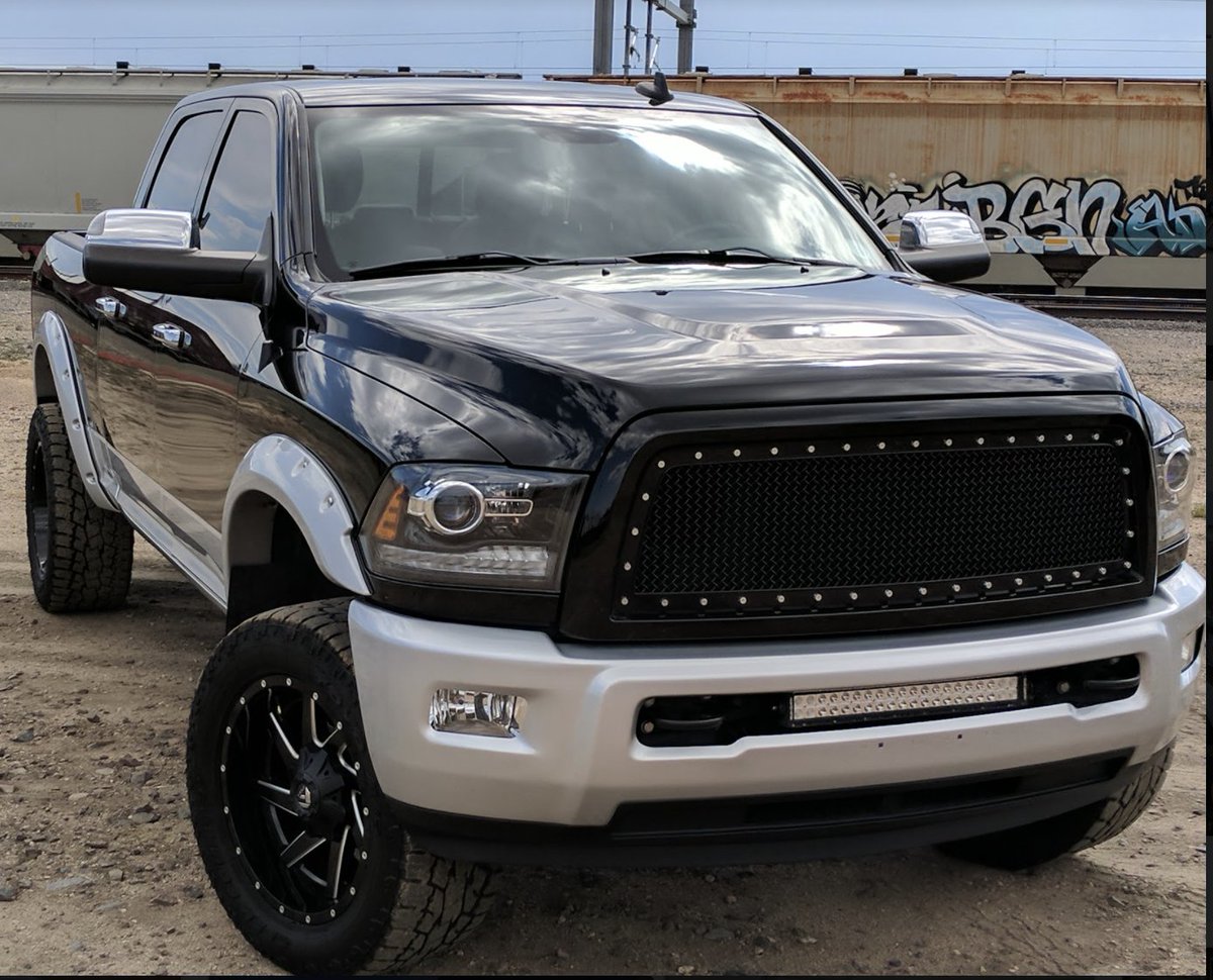 info_aahr's tweet photo. Don't wait to get the hail damage repaired on your vehicle! Did you know that having hail damage repaired does not increase the chances of your insurance rate being raised? Don't be afraid to use what you pay for every single month. Contact us today to get started!

#haildamage https://t.co/7INL3QlUX3
