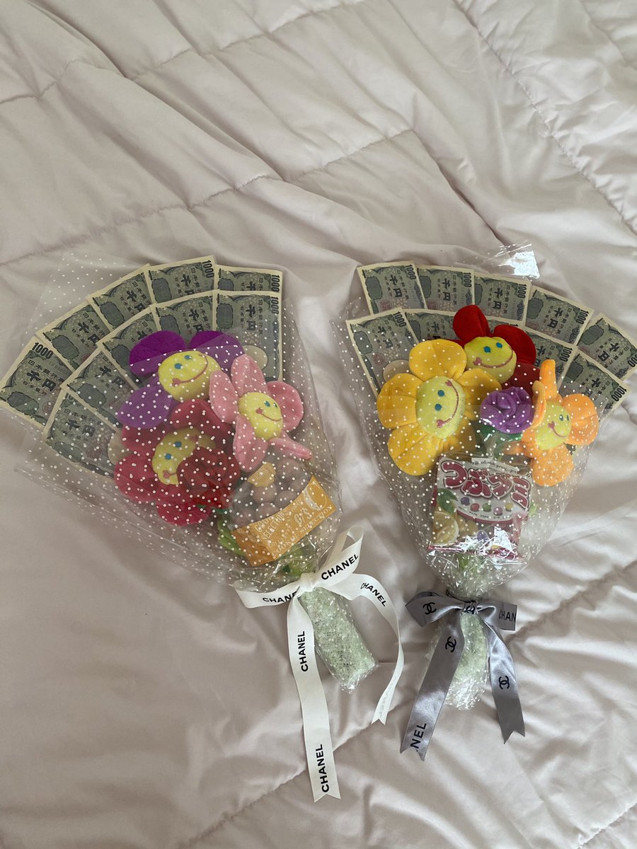 WdMarinn's tweet photo. #花嫁DIY
#ヘアリボン
#卓上リボン
#アルコールジェル
#現金ブーケ https://t.co/z7ZP526hRB