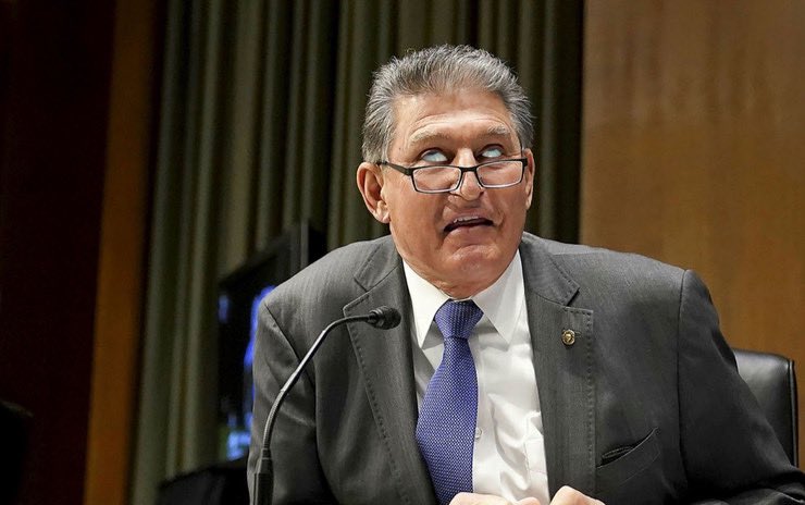 Joe Manchin Filibusts in His Pants After Voting “No” to a Bill Literally Called “For the People”

bit.ly/3pyUg1C