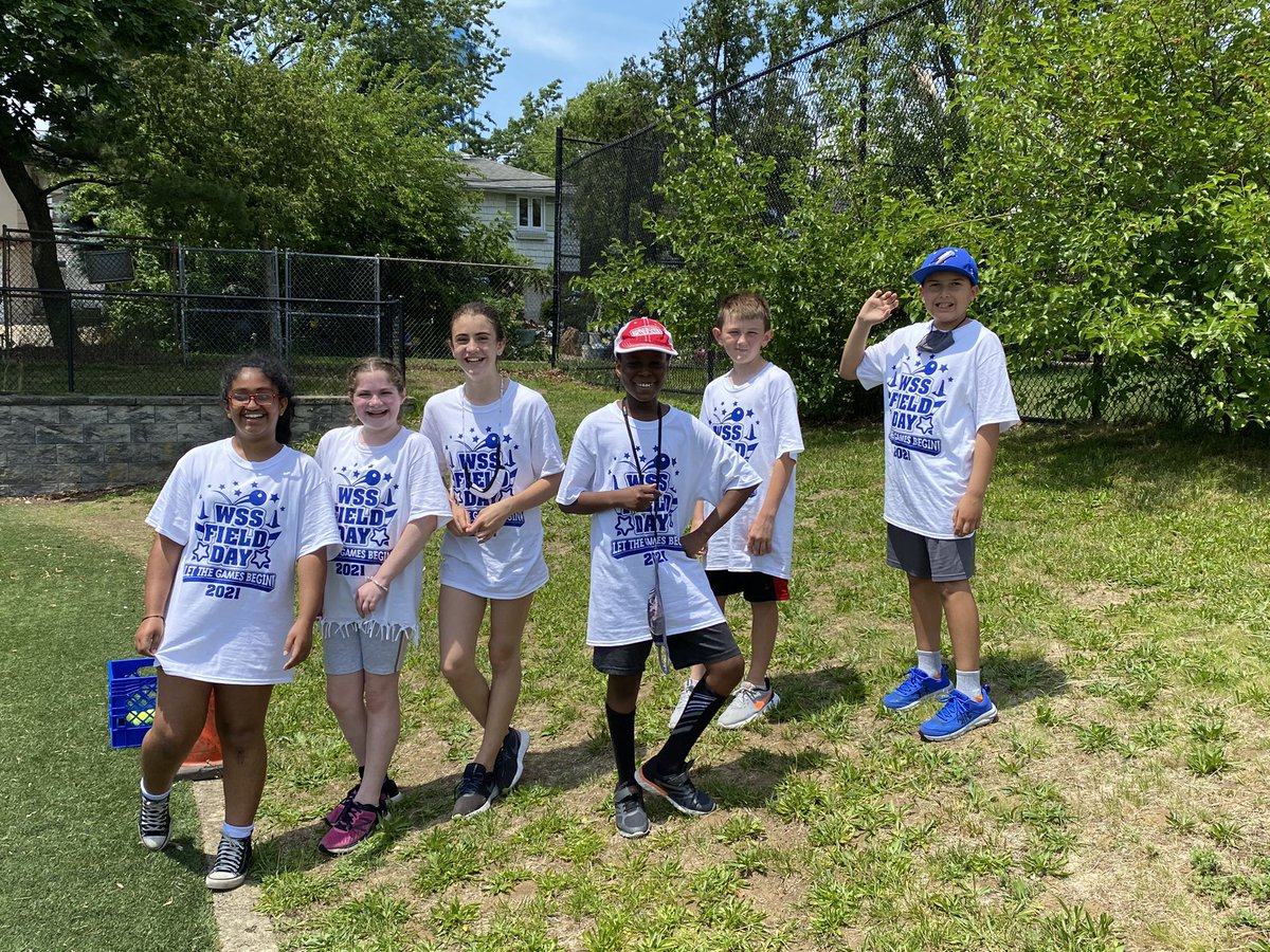 MissCluen's tweet photo. Field Day 2021!! Thank you Mr. Brady, Mr. Boyle and Mr. Demeo for a great day!!! 🎾⚾️🎖#wearewss @wsselementary @OFFICIALFSUFSD https://t.co/UNH6R5o4j8