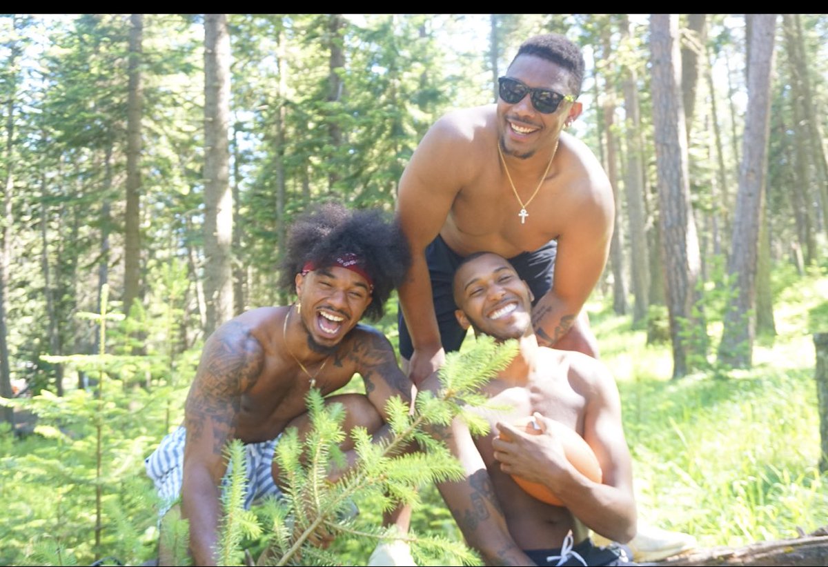 thecoach_eo's tweet image. Got a pretty solid group if you ask me 🤞🏾
@Kacy_thomas22 @QuincThePrince @dsugg24 @GregGreg15