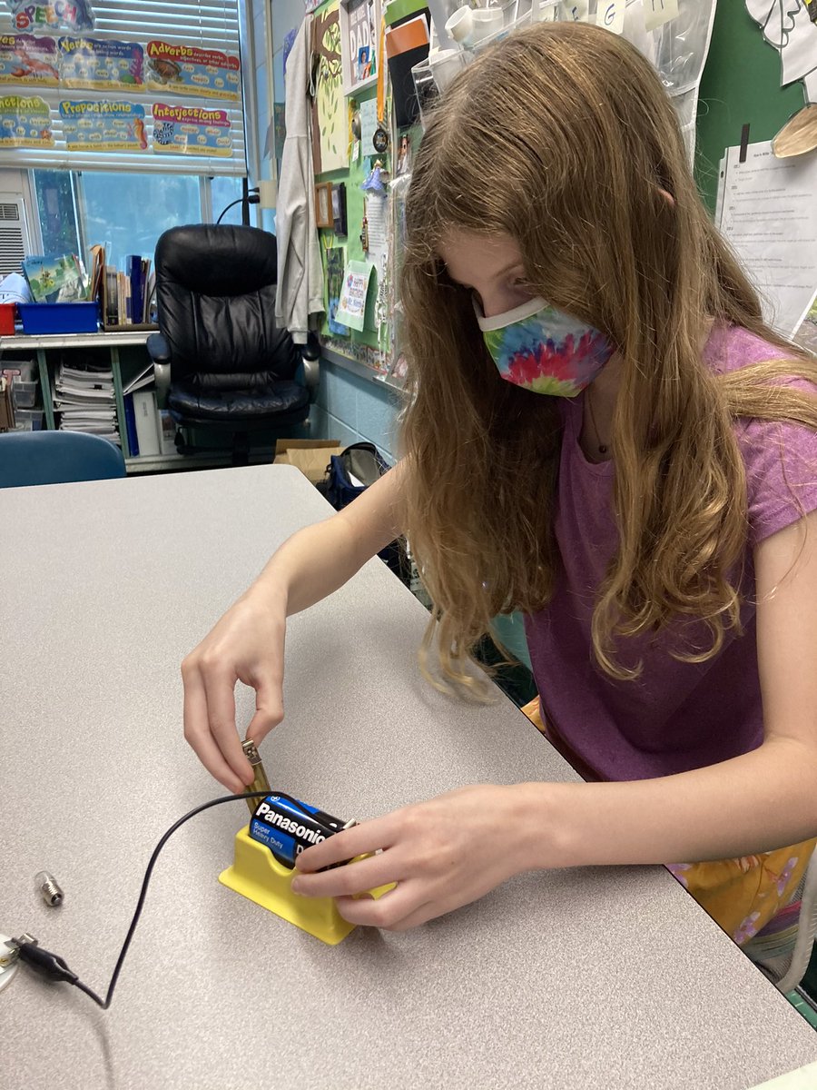 cafaro_melissa's tweet photo. Earlier this week, Mr. Norris’ students completed the written portion of the NY Science assessment. Today they had an opportunity to demonstrate their knowledge by completing the performance tasks. @LisaHammel_PNWB @LouRiolo @pnwboces #WeCanDoThat #LSBStrong @Sci21 https://t.co/rKDn5WsWMb