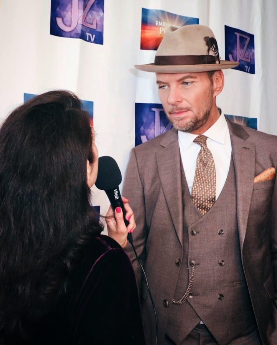 mattgoss's tweet photo. I was thrilled and humbled to be honored for my philanthropic work by the Royal Society of St George, whose patron is Her Majesty the Queen. As a proud Englishman, Brit and royalist, it was an emotional experience to receive a medal from the 127-year-old patriotic society. https://t.co/KMJ1gdKbue