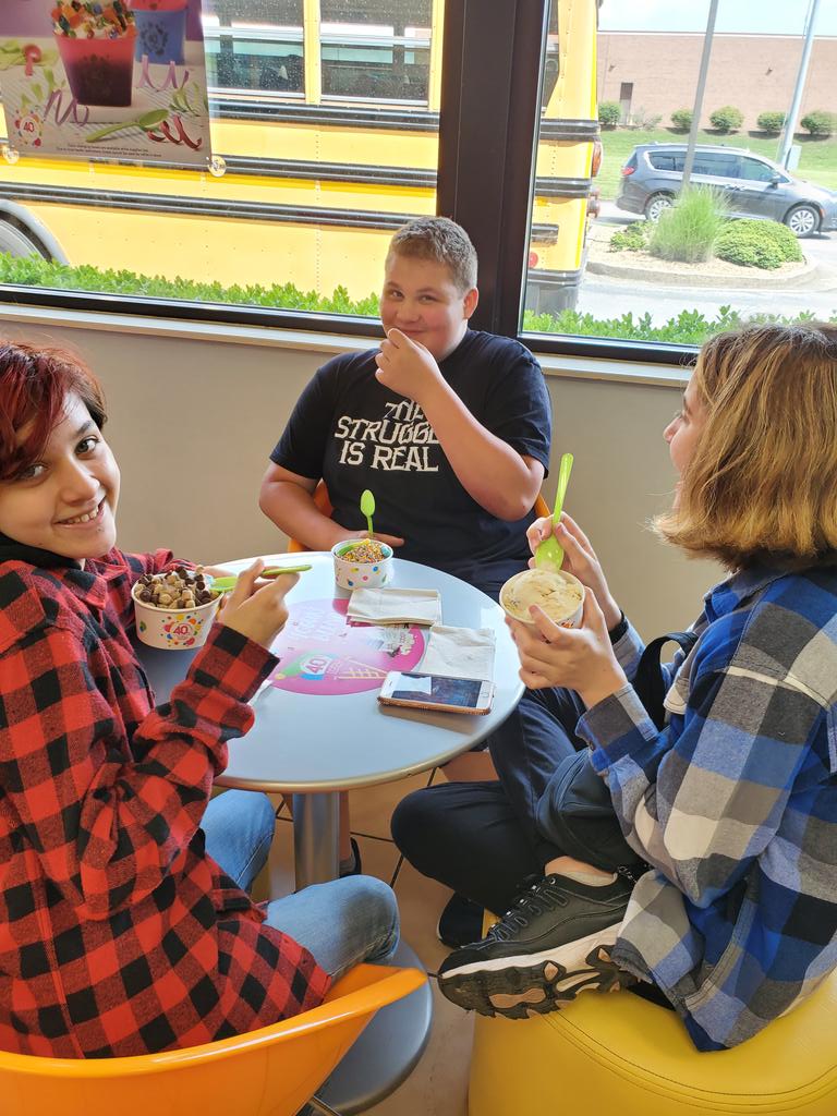 kimbgass's tweet photo. COOL TREATS for some COOL PEEPS! @TCBY @GreenevilleCity #DestinedDEVILS #GPromise2021 https://t.co/tN2uwkxU05