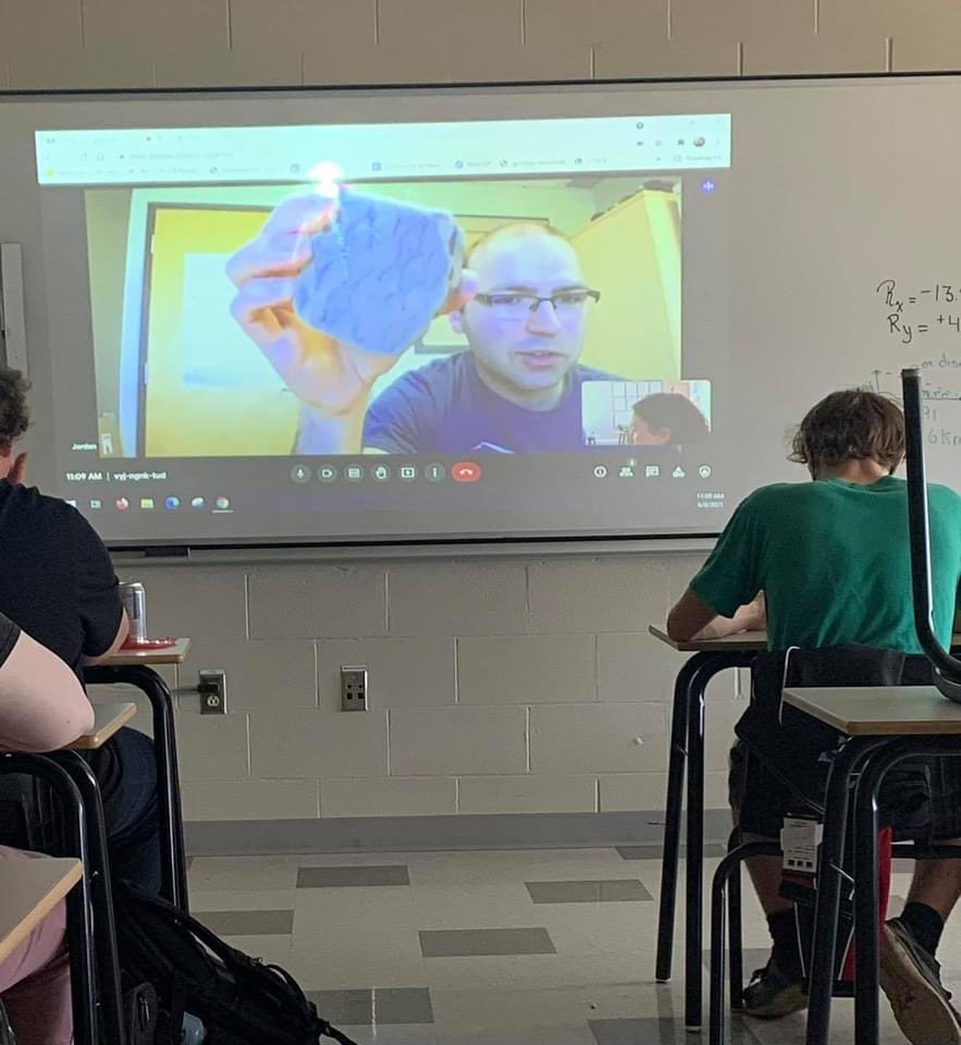 Chignecto_FoSS's tweet photo. This week Jordan LeBlanc from @JogginsFossils &amp; Brian Hebert from @FundyTreasures hosted virtual meets with #RiverHebertDistrictSchool’s Geology 12 students. The sessions focused on local fossils &amp; minerals. #GeologyRocks #ChignectoFamily https://t.co/lGl6yq8YSr