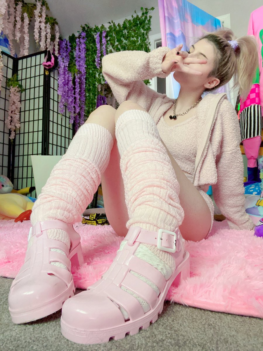 Outfit pic ^u^ 🌸 https://t.co/YgiQgAqSGW