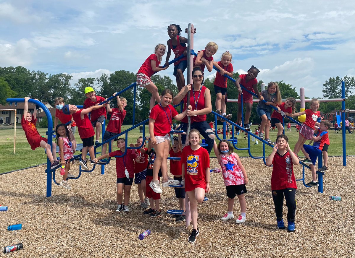 Kakowalk3's tweet photo. Field Day 20-21 #salksoars #fraserfamily https://t.co/Fa50ZNIMQR