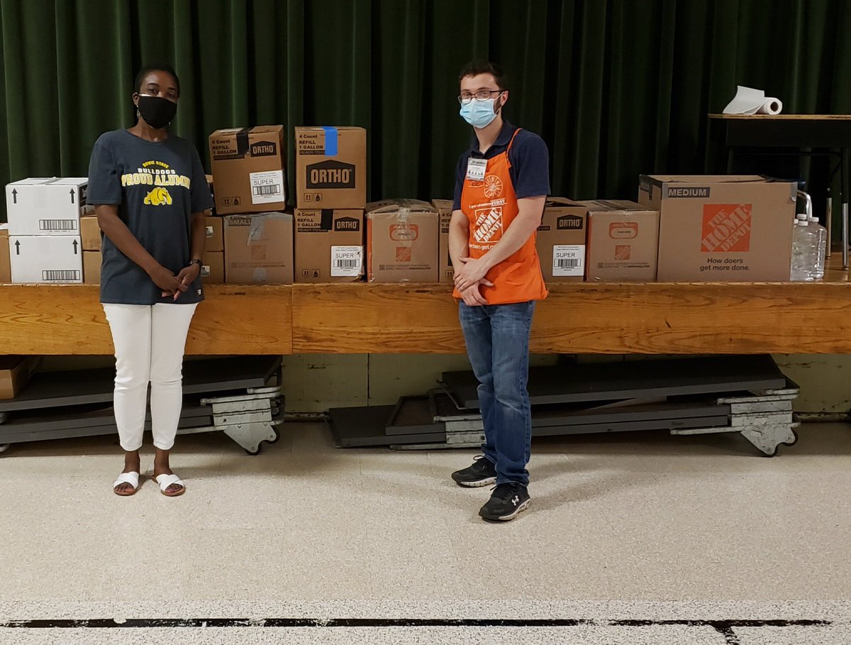 It’s such an amazing feeling to support and give back to our community! 🧡#2562, team Bowie!