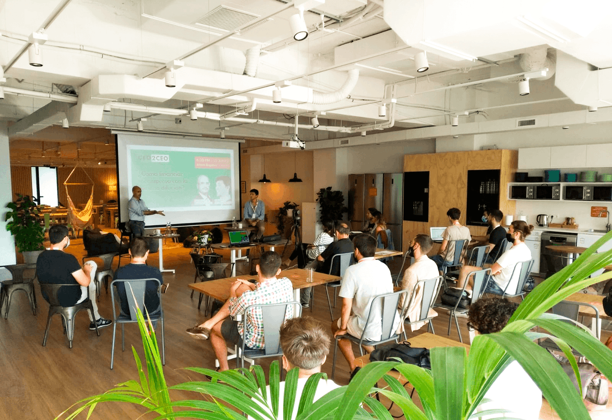 AticcoWorkspace's tweet photo. 📍El pasado 10 de junio se celebró la 1ª charla #CEO2CEO, impulsada junto a @NetmentoraCat.
Contamos con @JordiAltimira (@UpBizor) y Felipe Ojeda (@Refruiting) para hablar sobre cómo financiar una empresa con la mínima dilución.
Aquí la charla completa👉https://t.co/9sRSQrQDdb https://t.co/9PsrMKfjRs