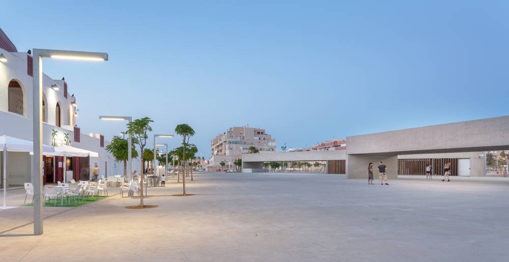 ArquitectosCTAC's tweet photo. #ARq_CS Parque Los Bajos, en Roquetas de Mar, Almería. 2017. Proyecto de EMAC arquitectura, Miguel Martínez Castillejo y Pau Batalla Soriano, con Lara Llop como arquitecta colaboradora. +info: https://t.co/OmpVoqCJvB https://t.co/wMwy9NSKcF