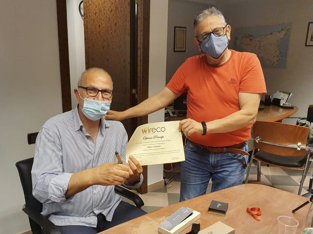 OPTIMUS PRINCEPS 
il Presidente ed il Consiglio Direttivo di APS Pregetto WiReCo, unanimi, conferiscono al Vicepresidente Filippo Ciringione il titolo di Optimus Princeps, il migliore.