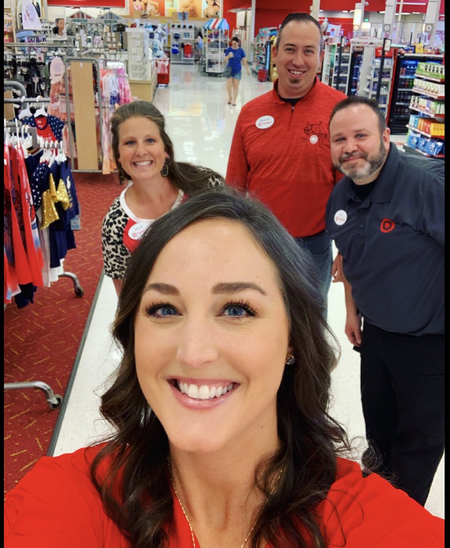 Amazing partnership at T2159 between our Q1 PML of the quarter Chad and his SD <a href="/amy_tgt/">Amy Nickoli</a>! Thank you for working together to bring joy to our guests! #oneteamonedream #PMrepresentative <a href="/ArynDavlin/">Aryn Davlin</a> <a href="/TargMatthew/">Matt Richardson</a>