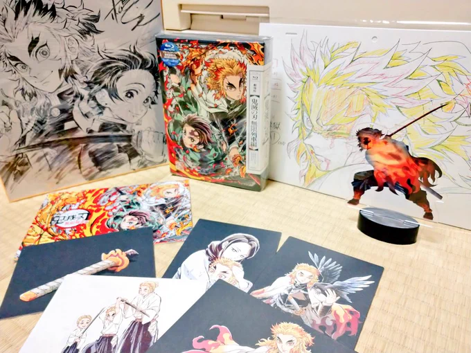 ufoさんとアニプレさんから届きました…もう感動が凄い、有り難う、有り難うございます🙏🙏🙏✨✨✨…大切に観ます 