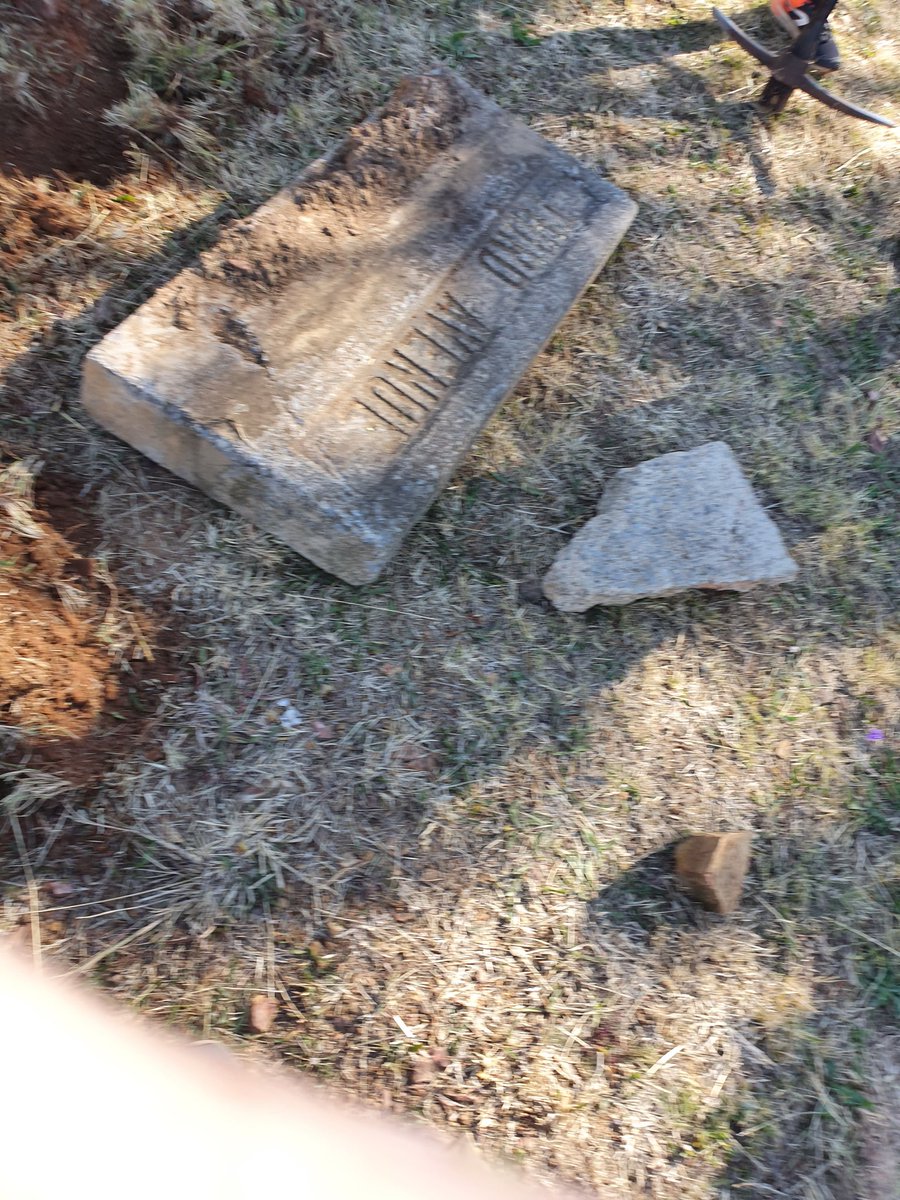 DennisRyderDA's tweet image. The Ward 7 Midvaal DA Youth, supported by the rest of the branch, spent their Youth Day making a difference in the neighborhood by repainting the old street name markers.

#DAY #DAYouth #BuildingATeam #YouthDay #YouthDay2021 #ProudlyMidvaal  #WeLoveWalkerville