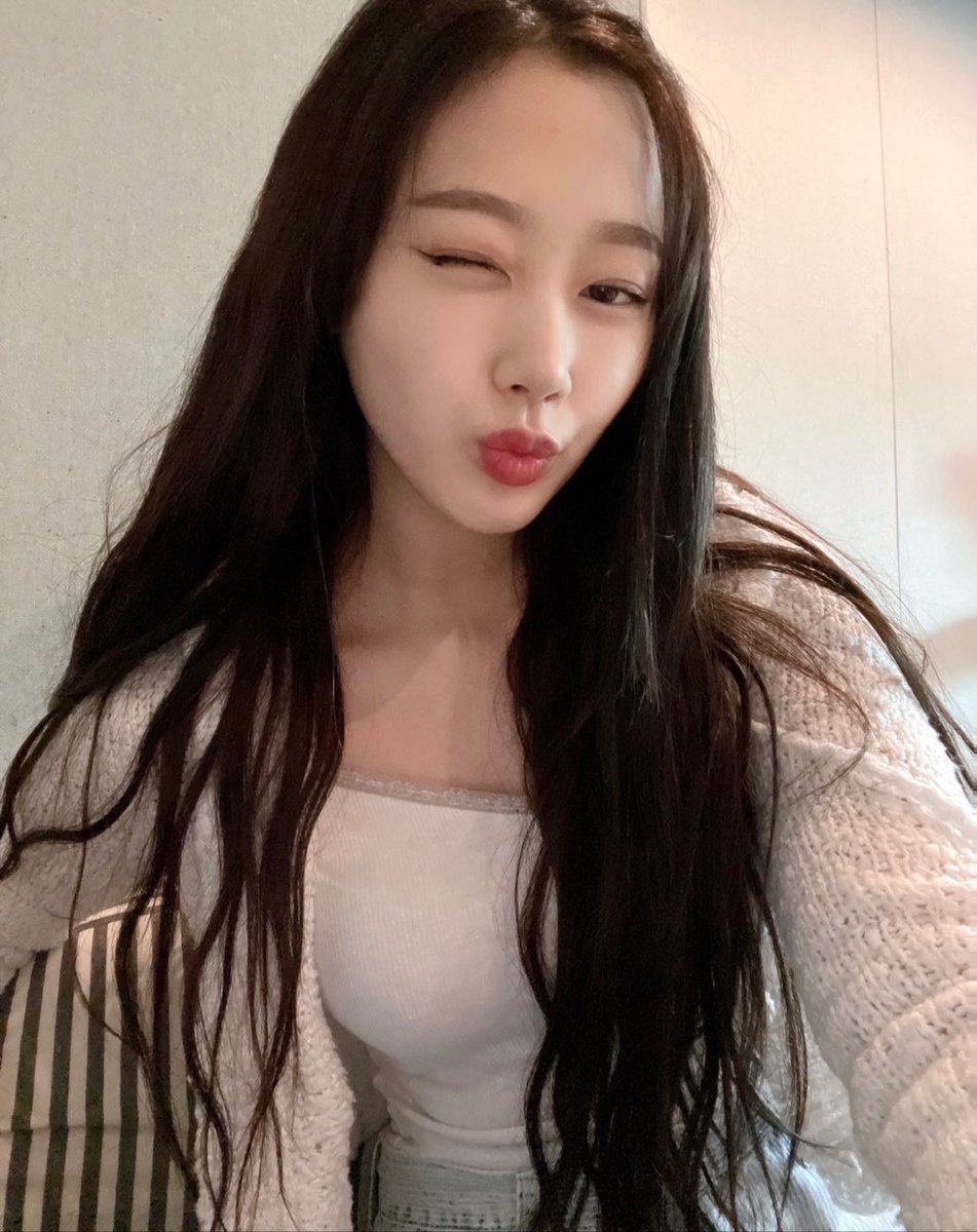 picsofgiselle's tweet photo. SHE IS SO DIFFERENT https://t.co/Rh1lrp7XV0