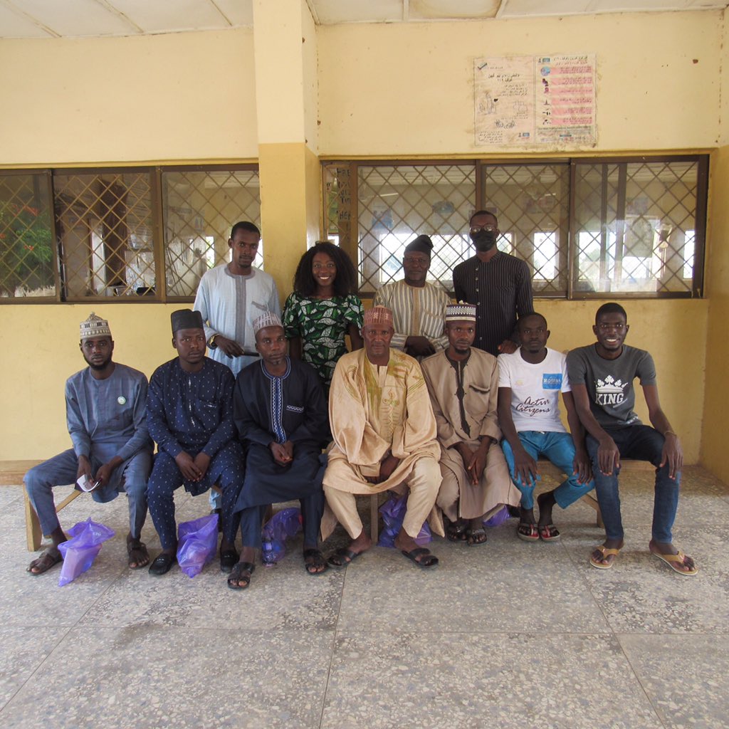 aspilosfdn's tweet photo. In Beli, Rogo LGA of Kano State, the #EmergingCitizens project team paid an inspection visit to the Primary Health Care Centre where network members are constructing public toilets to serve the hospital as the community development project. #audiblevoices #visiblepresence https://t.co/1VNhT9nyco