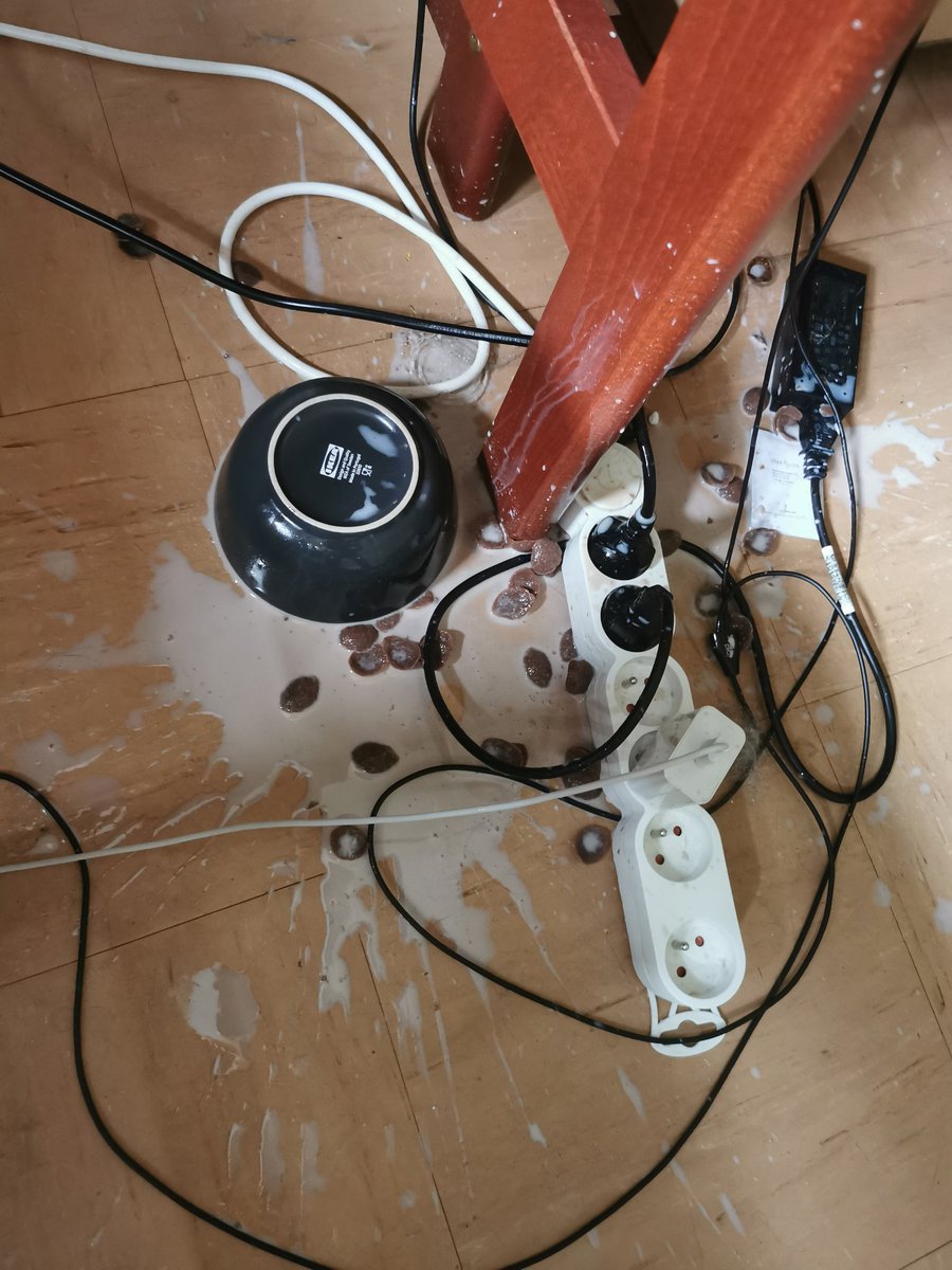 PiccoLoPSTB's tweet photo. et voilà j'ai envie de pleurer https://t.co/VuEiY80DrH
