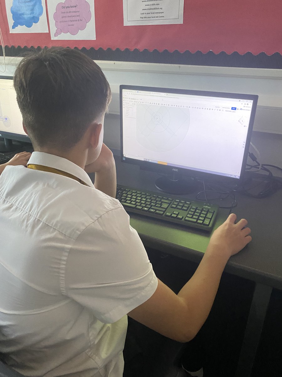 Mrs Mulligan's Y9 class <a href="/bevgrammar/">Beverley Grammar</a> getting to grips with <a href="/Onshape/">Onshape by PTC</a> to draw scooter #CAD #onshape #Engineering 🛴🖥️ #concentration #hardatwork #challenge #innovation #designtechnology