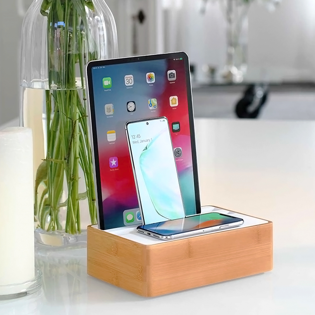 Zarif bir tasarıma sahip en son şarj teknolojisi ALLDOCK Wireless Kablosuz Bambu Beyaz şarj standı Şimdi Türkiye'de.

#DesignedtoCharge #wirelesscharge #applecharge #androidcharge #homefurniture #officefurniture #chargingstation #chargingdock